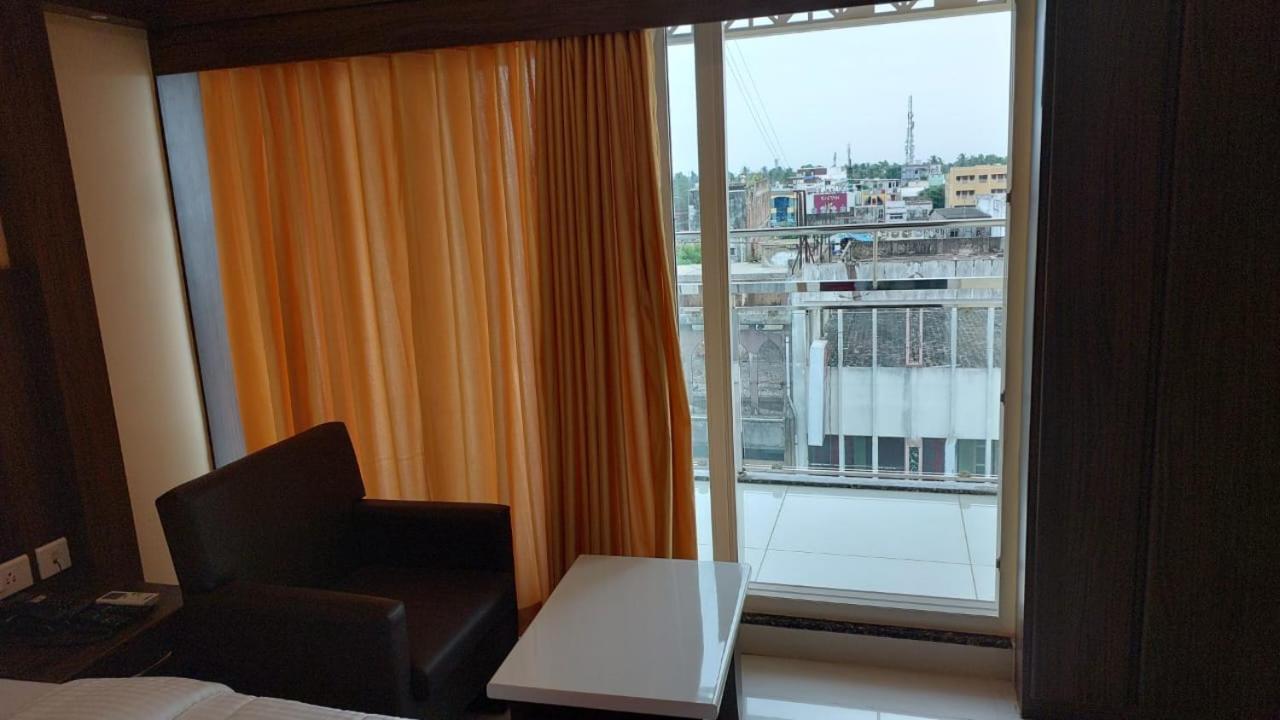 Sri Balaji Grand Hotel Kumbakonam Exterior photo