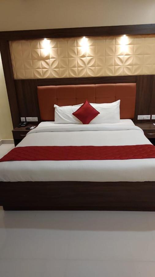 Sri Balaji Grand Hotel Kumbakonam Exterior photo